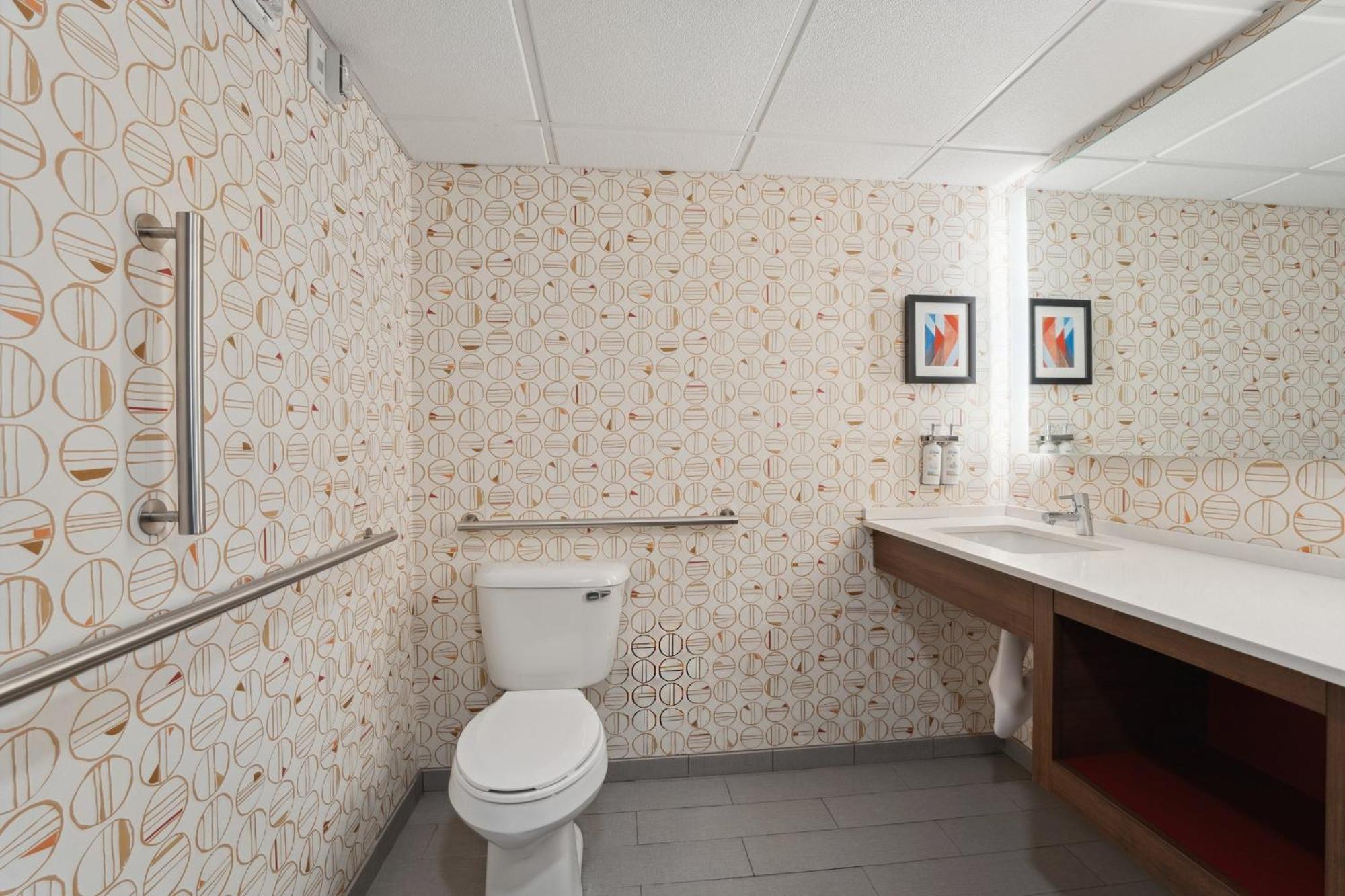 Holiday Inn Portsmouth By Ihg Esterno foto